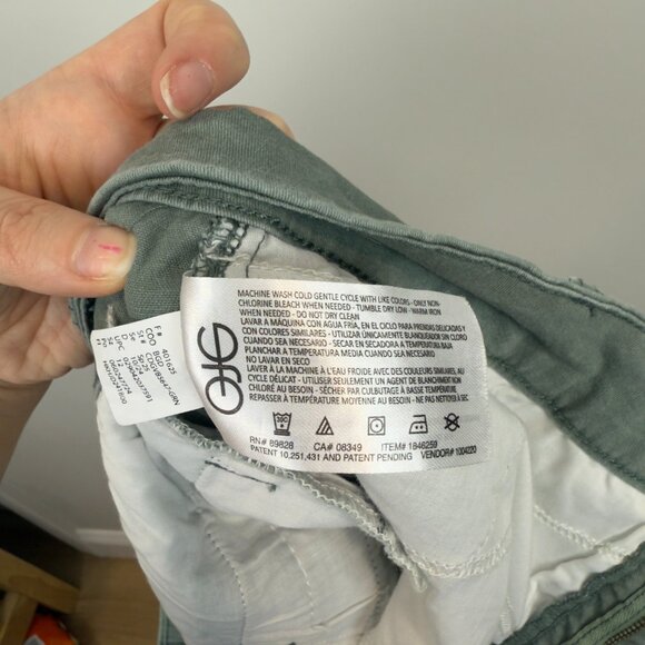 Gloria Vanderbilt Women's 5-Inch Chino Short Sage Green Size 12 - Picture 7 of 7